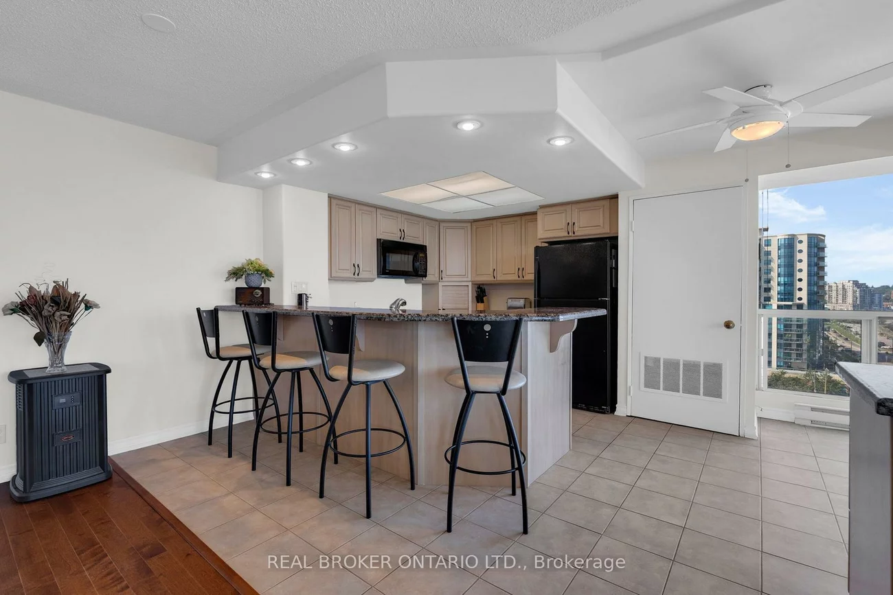 65, Ellen, City Centre, Barrie