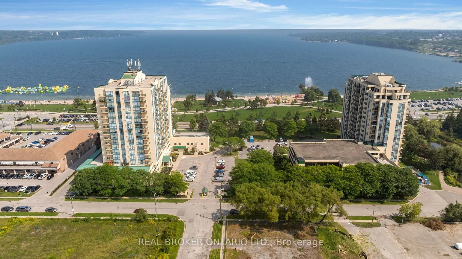 65, Ellen, City Centre, Barrie