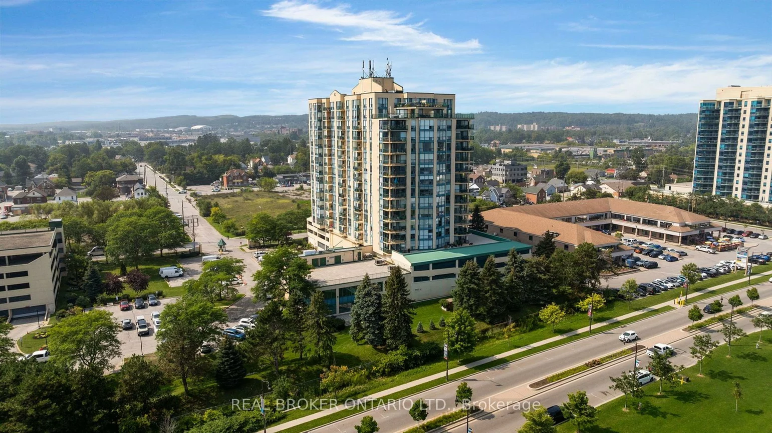 65, Ellen, City Centre, Barrie
