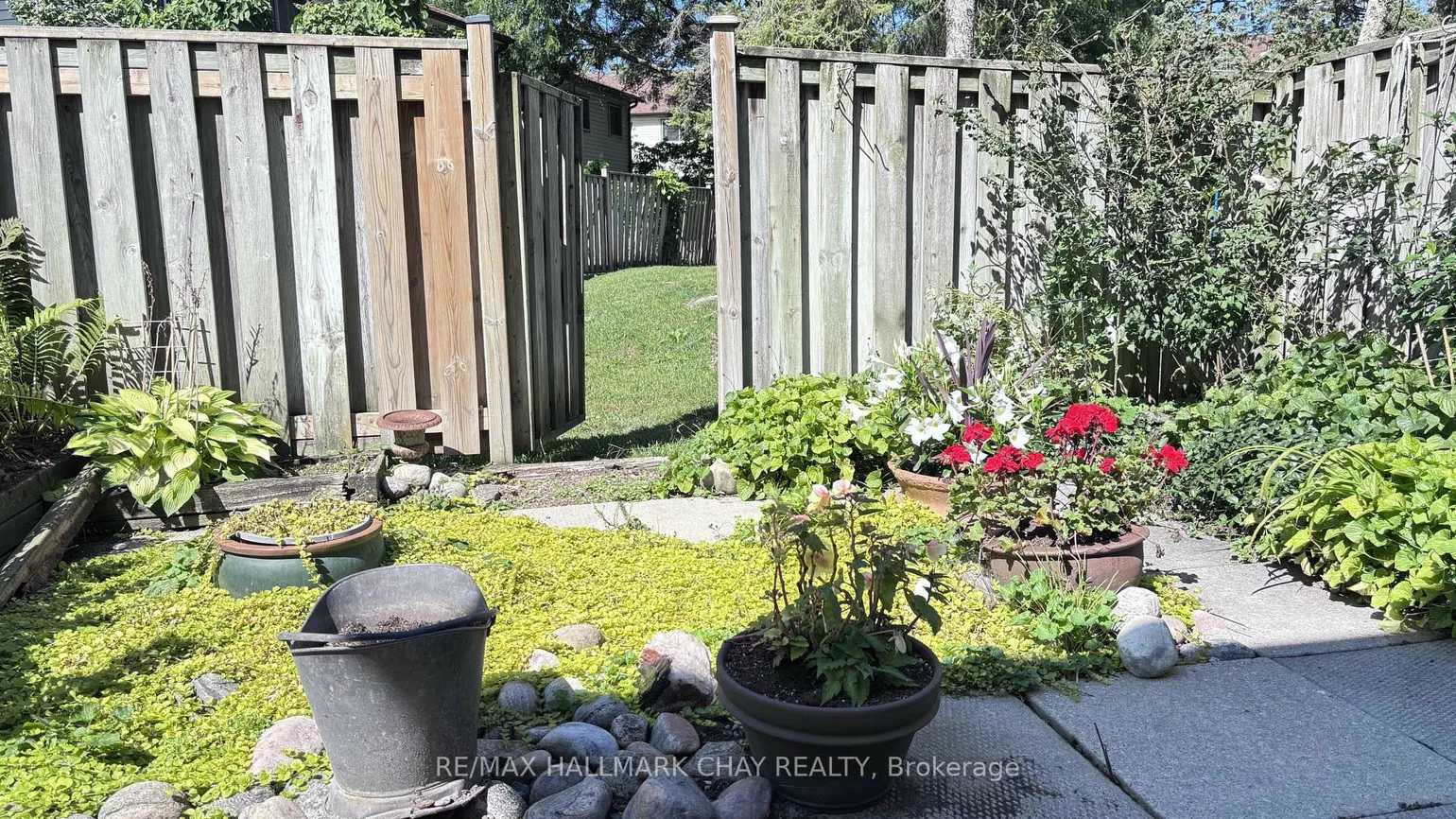 28, Donald, Queen's Park, Barrie