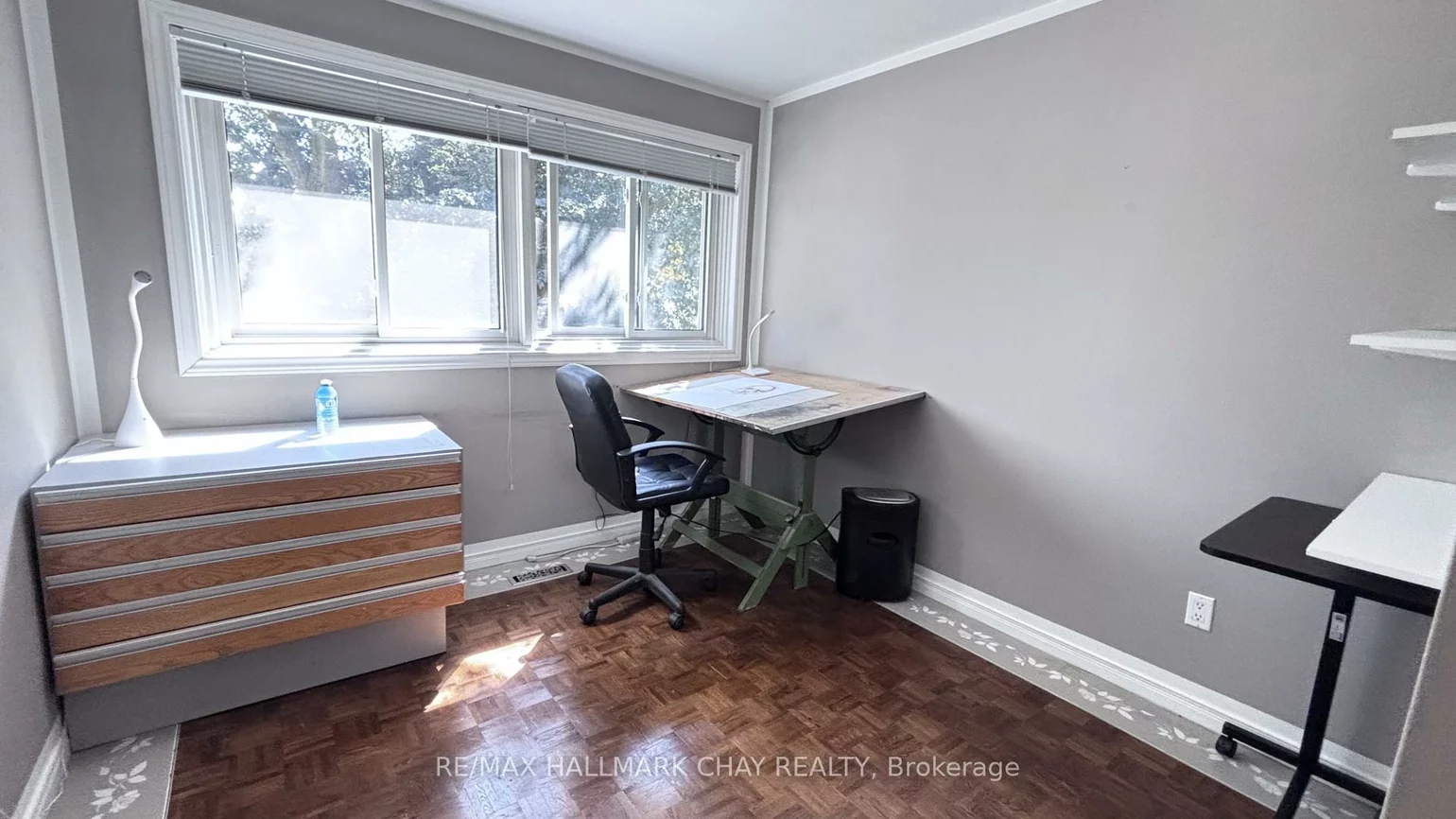 28, Donald, Queen's Park, Barrie