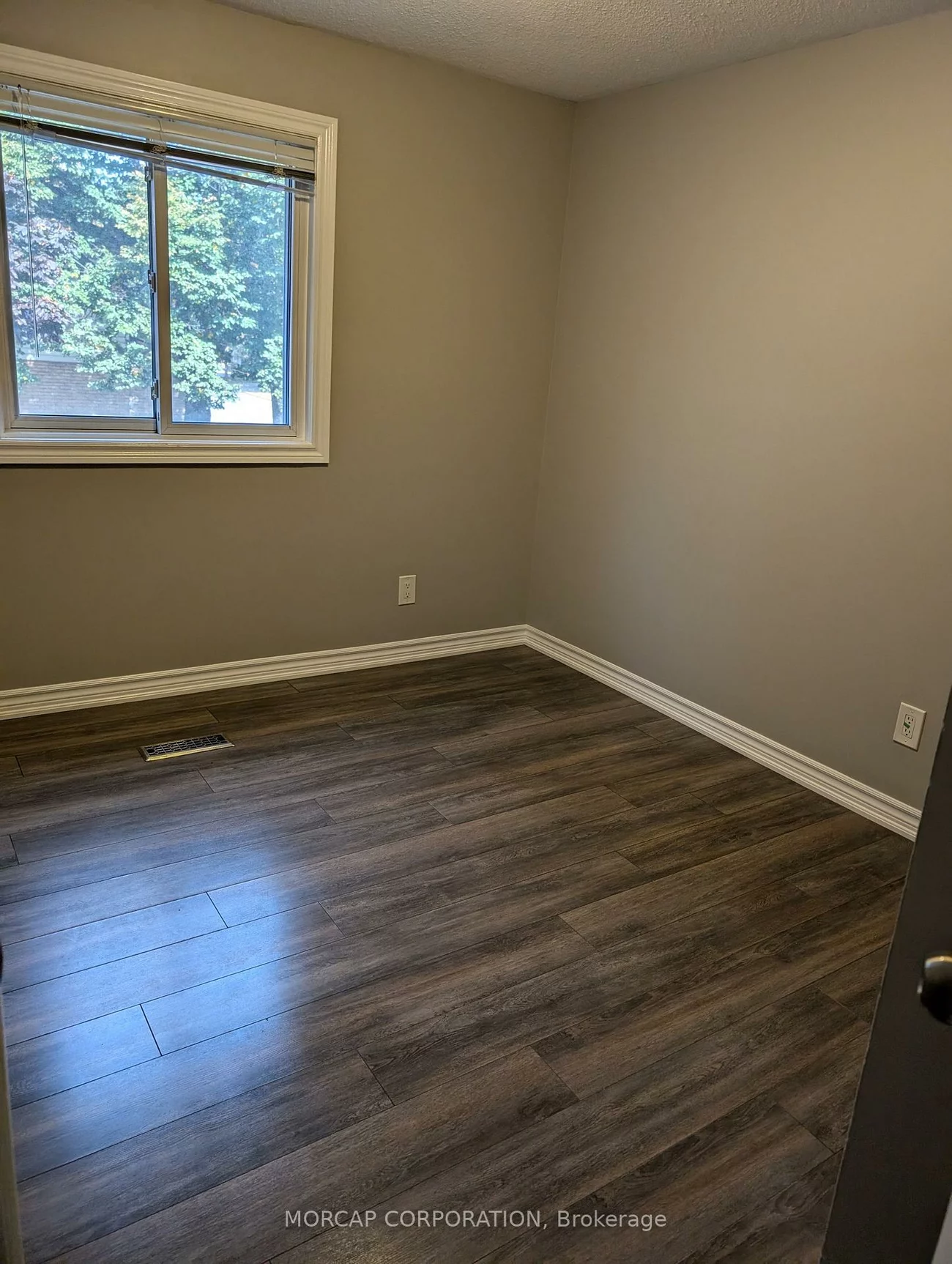 261, Rose, Wellington, Barrie