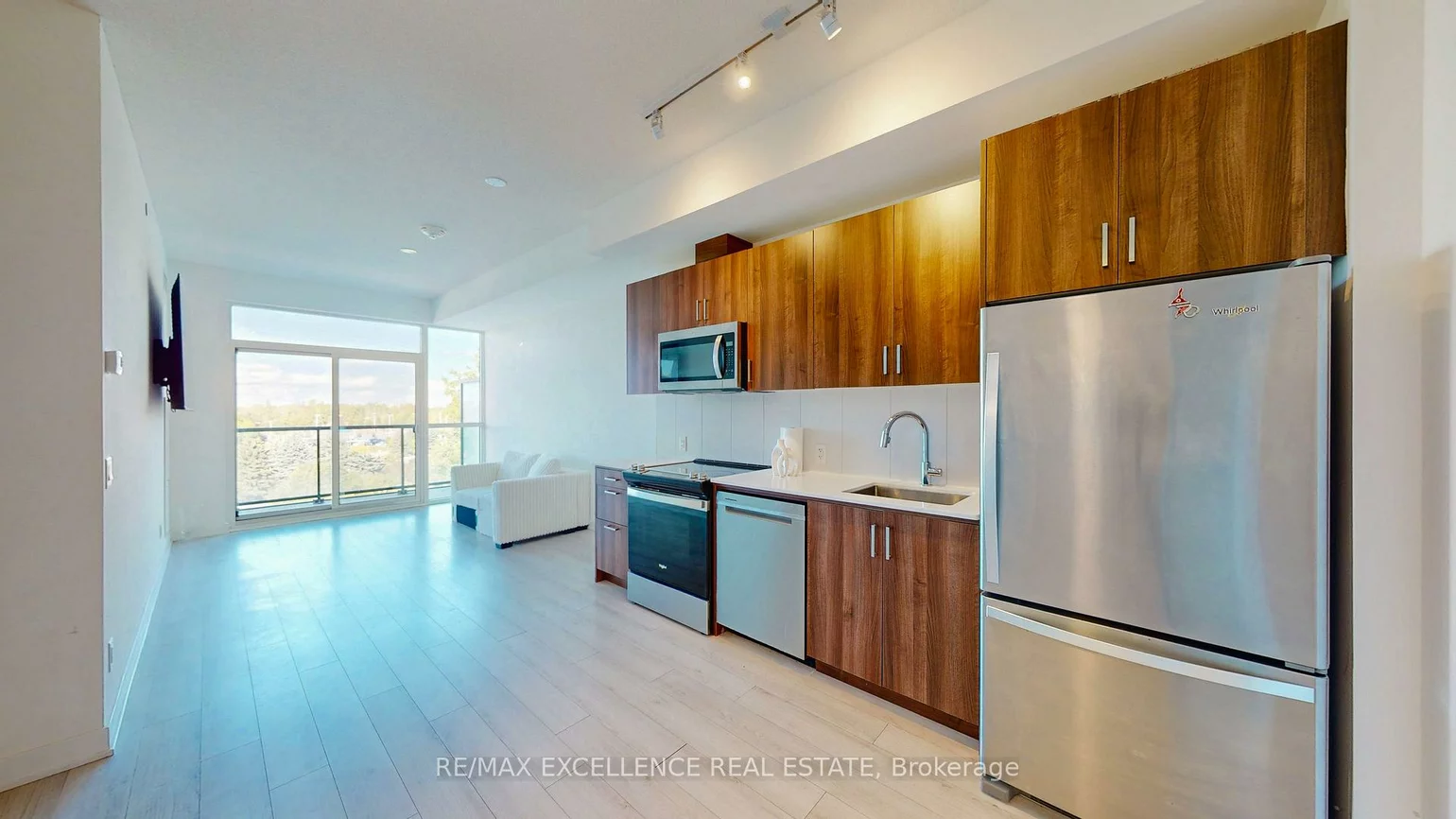 681, Yonge, Painswick South, Barrie