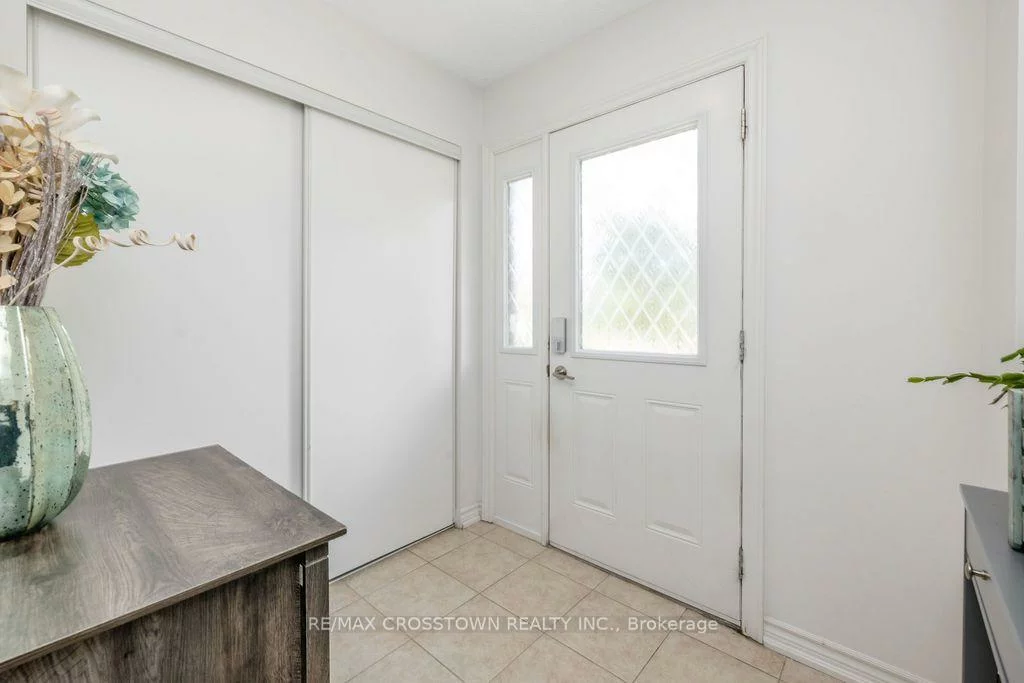 43, Madelaine, Painswick South, Barrie