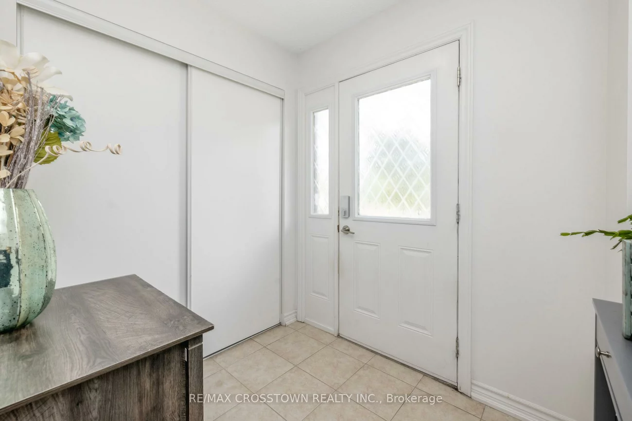 43, Madelaine, Painswick South, Barrie