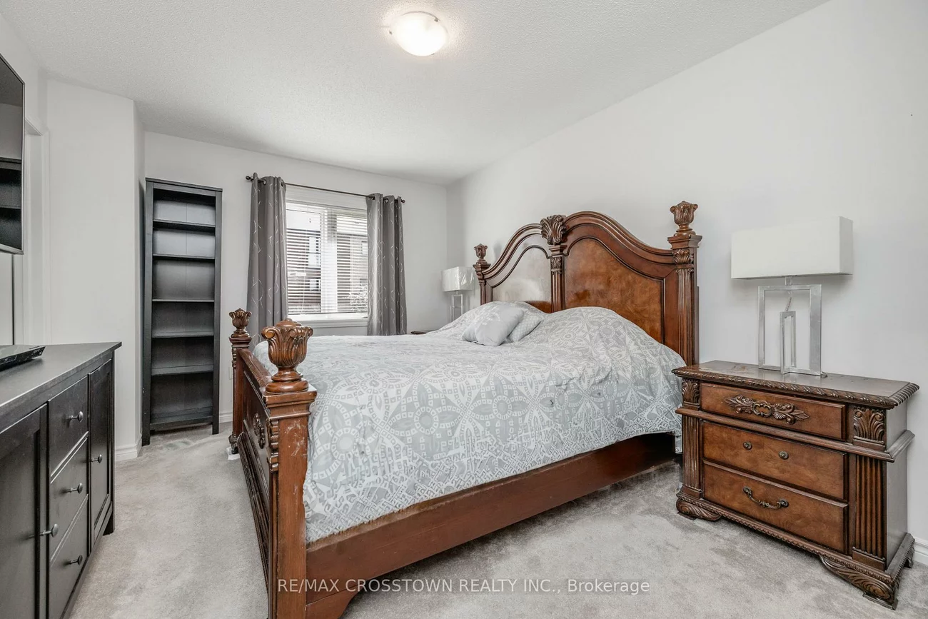 43, Madelaine, Painswick South, Barrie