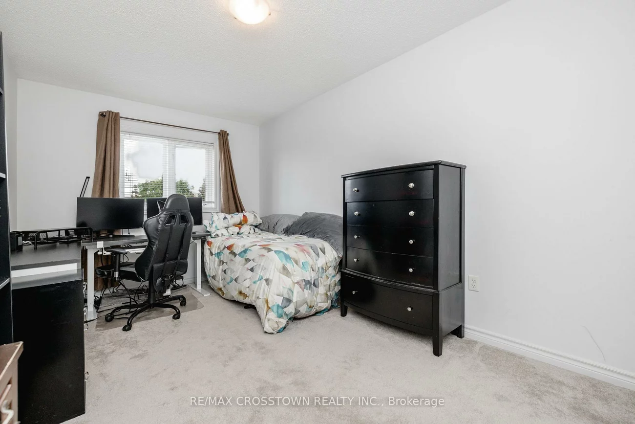 43, Madelaine, Painswick South, Barrie