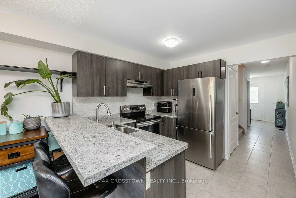 43, Madelaine, Painswick South, Barrie