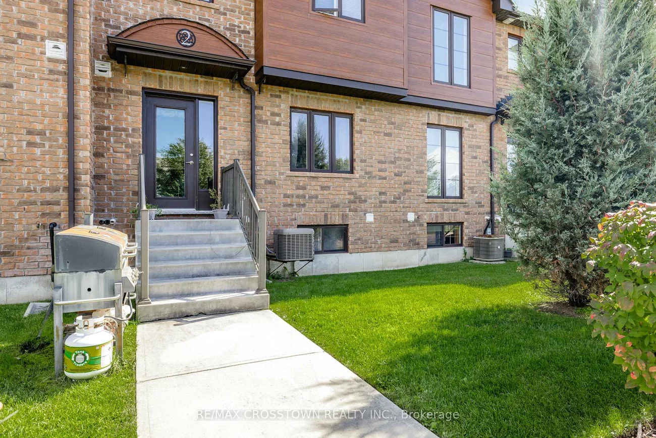 43, Madelaine, Painswick South, Barrie