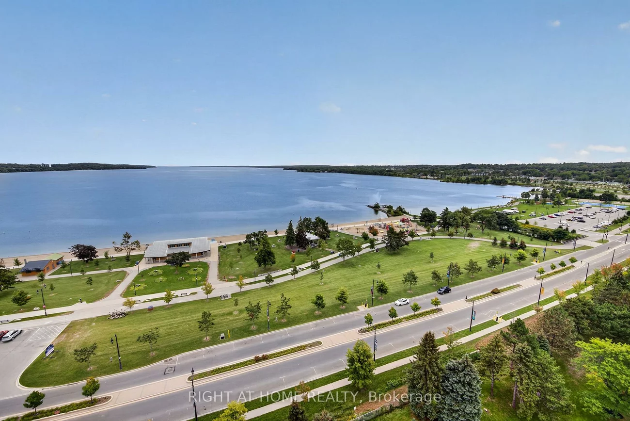 65, Ellen, City Centre, Barrie