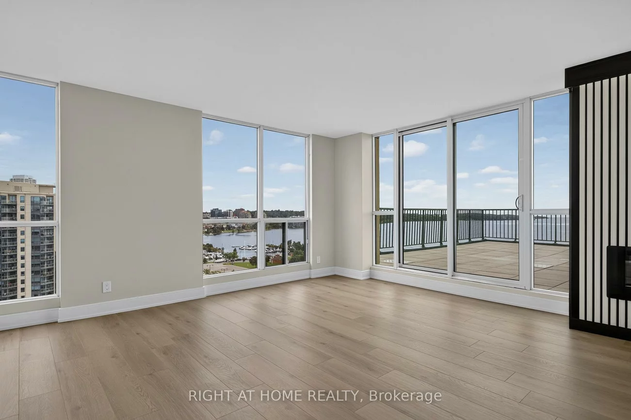 65, Ellen, City Centre, Barrie