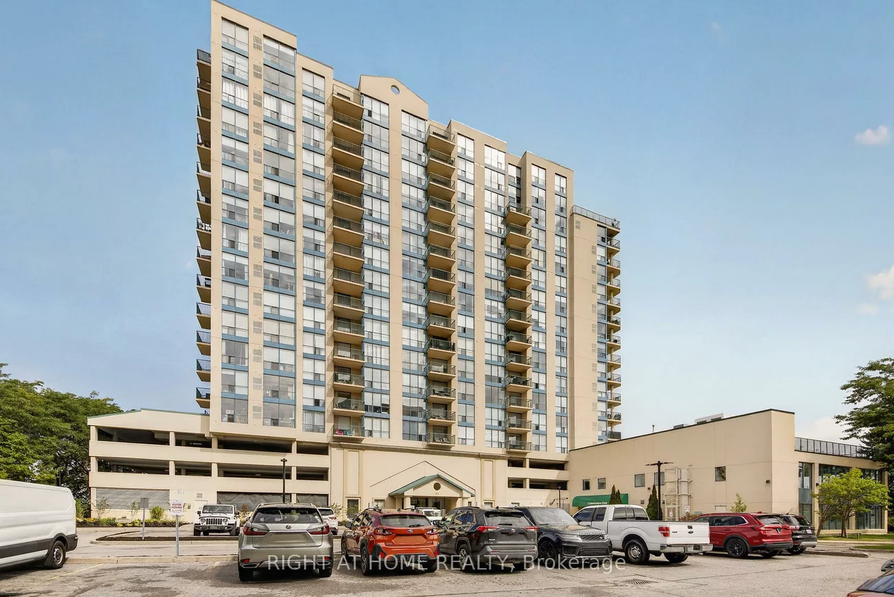65, Ellen, City Centre, Barrie