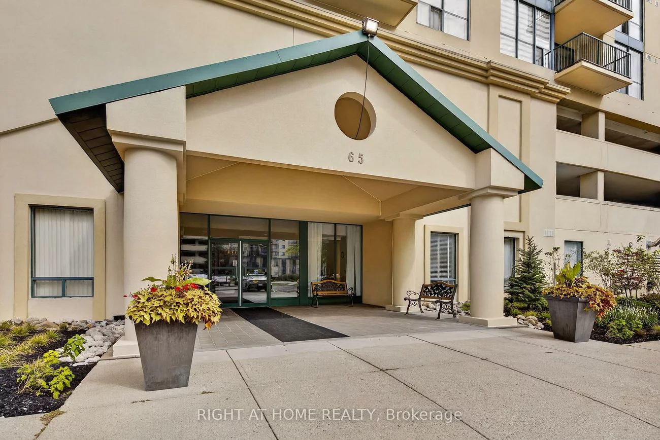 65, Ellen, City Centre, Barrie
