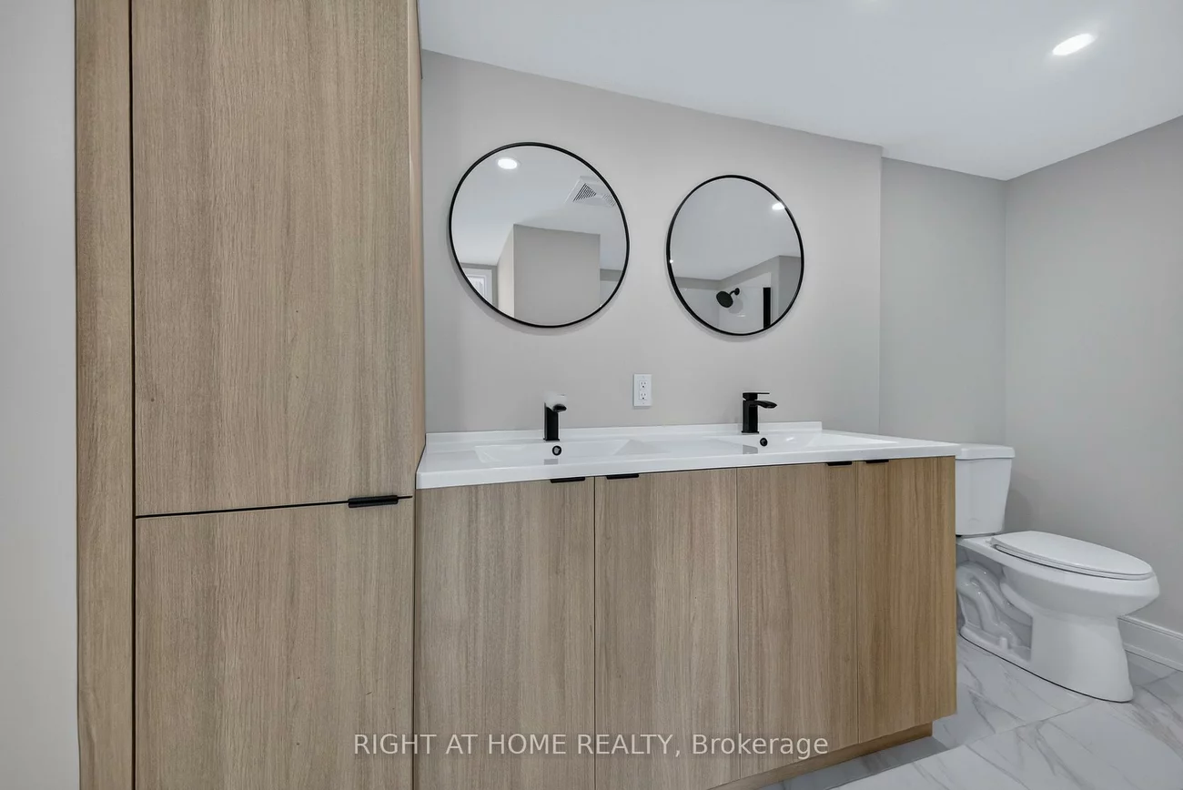 65, Ellen, City Centre, Barrie
