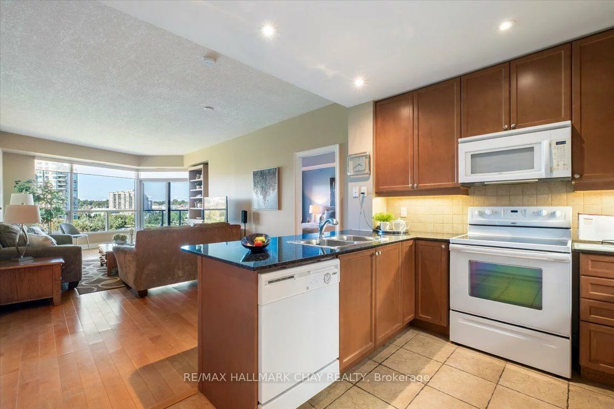 33, Ellen, Lakeshore, Barrie