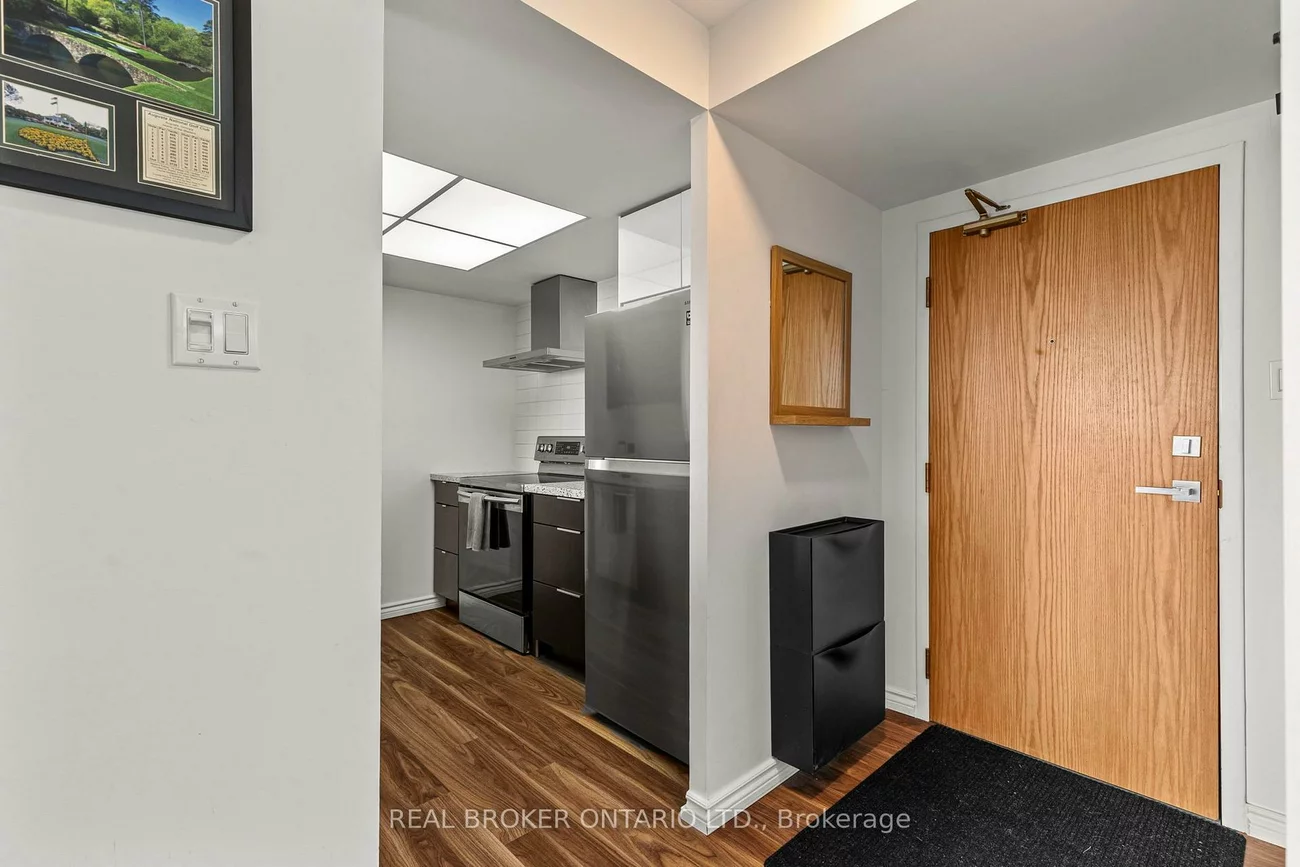 65, Ellen, City Centre, Barrie