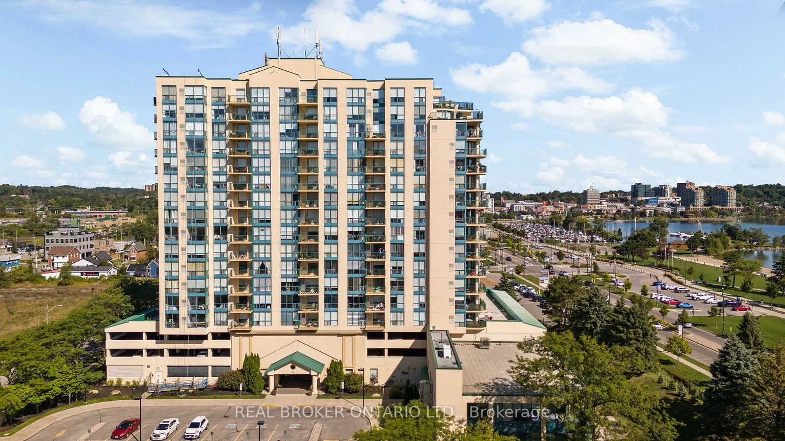 65, Ellen, City Centre, Barrie