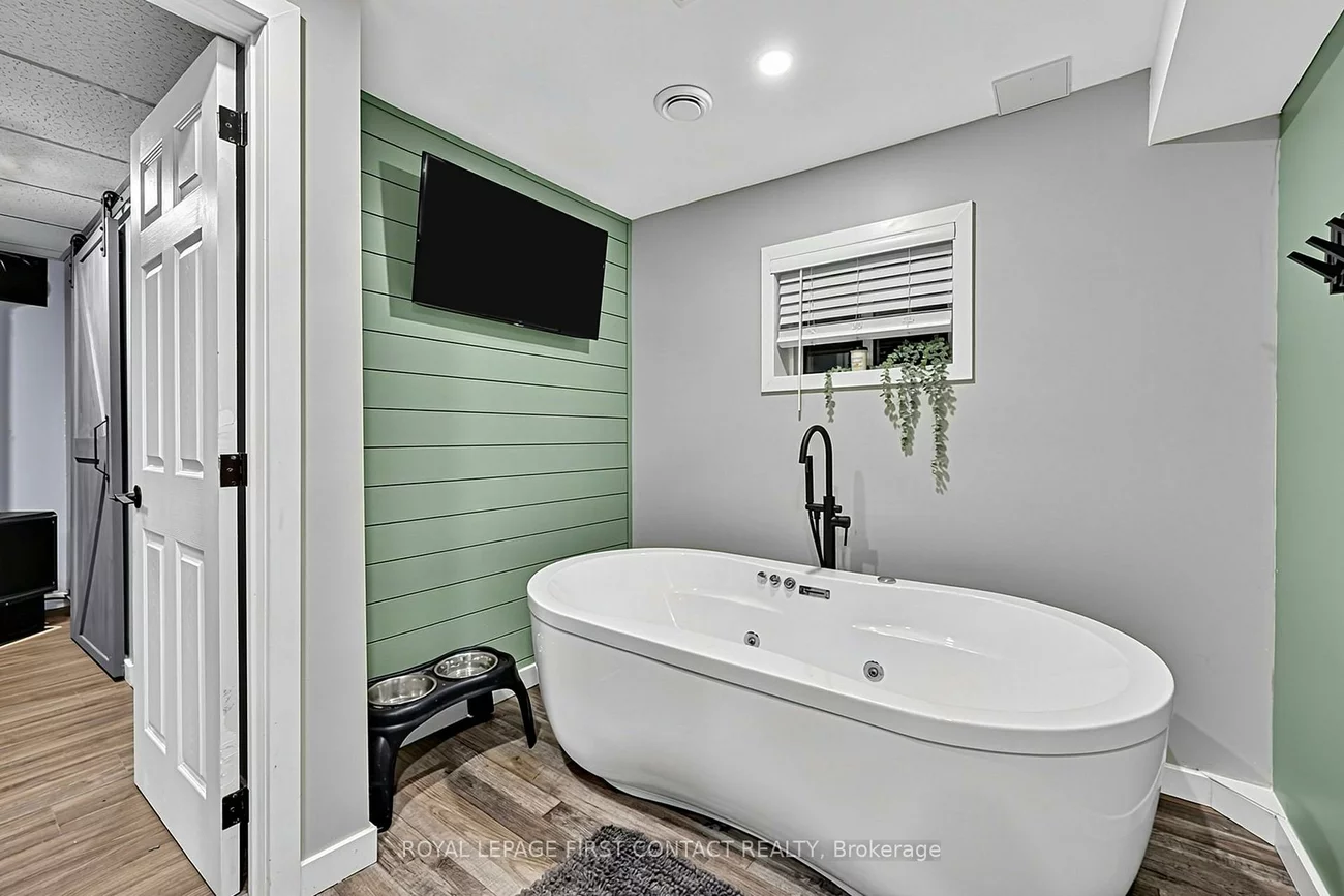233, Innisfil, Allandale Centre, Barrie