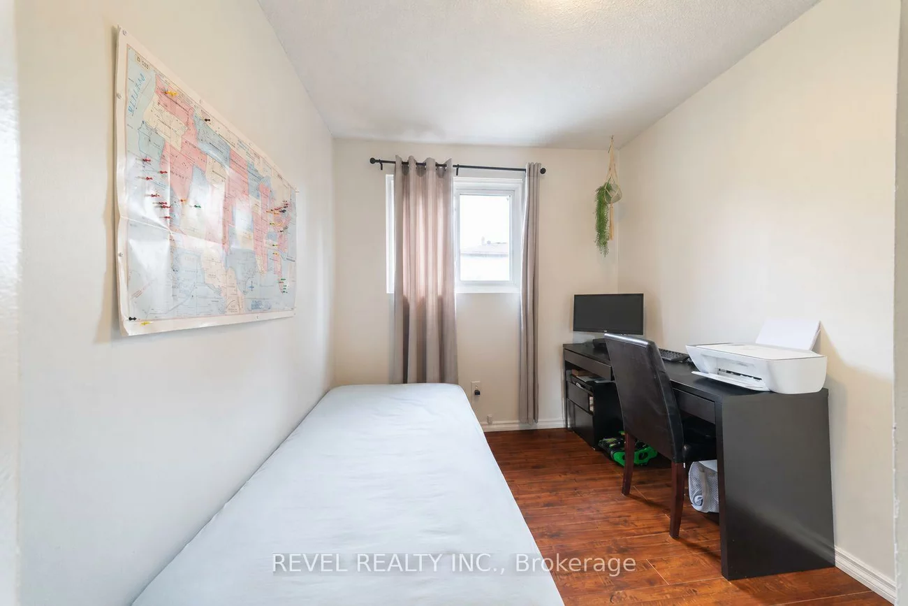 63, Ferris, Cundles East, Barrie