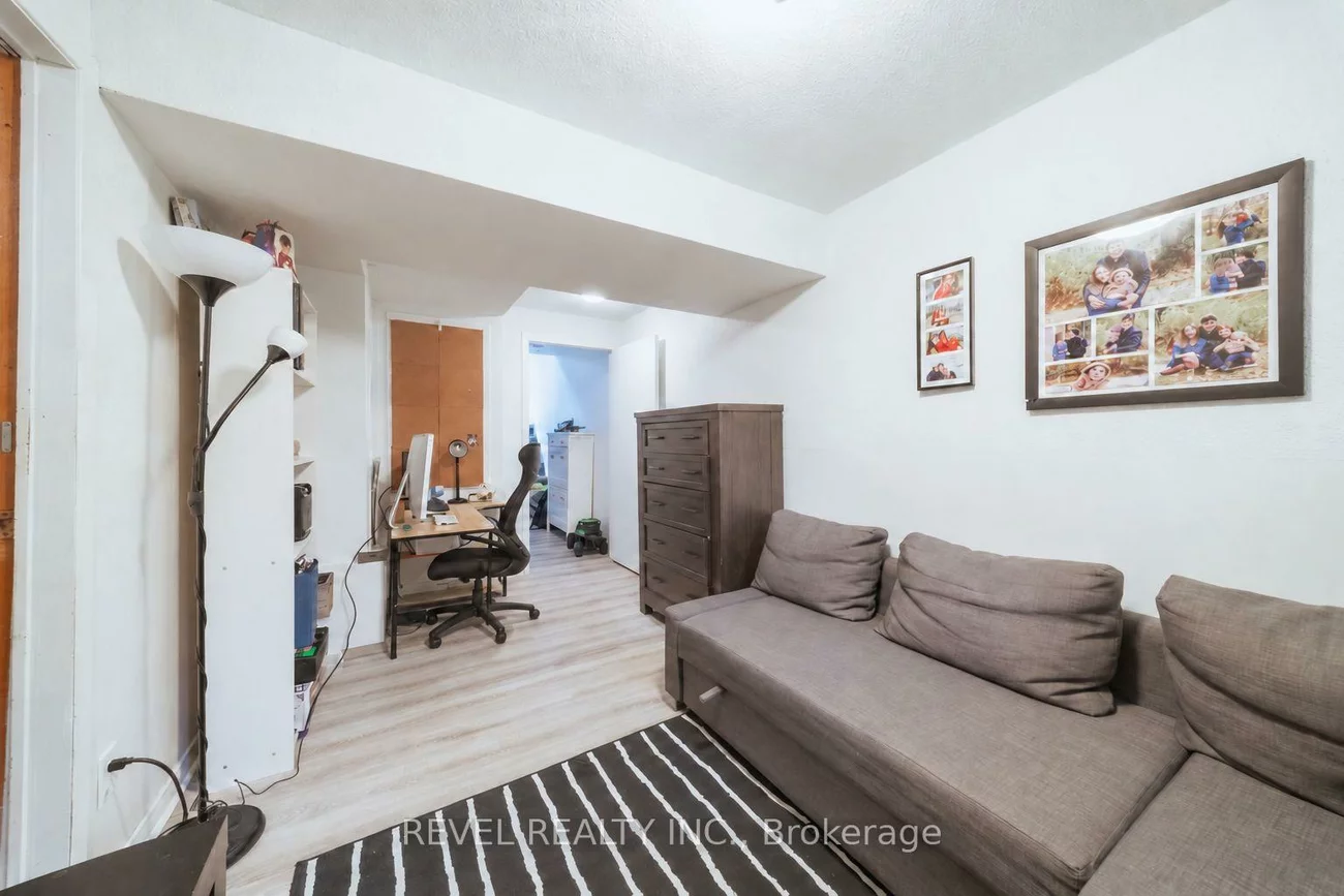 63, Ferris, Cundles East, Barrie