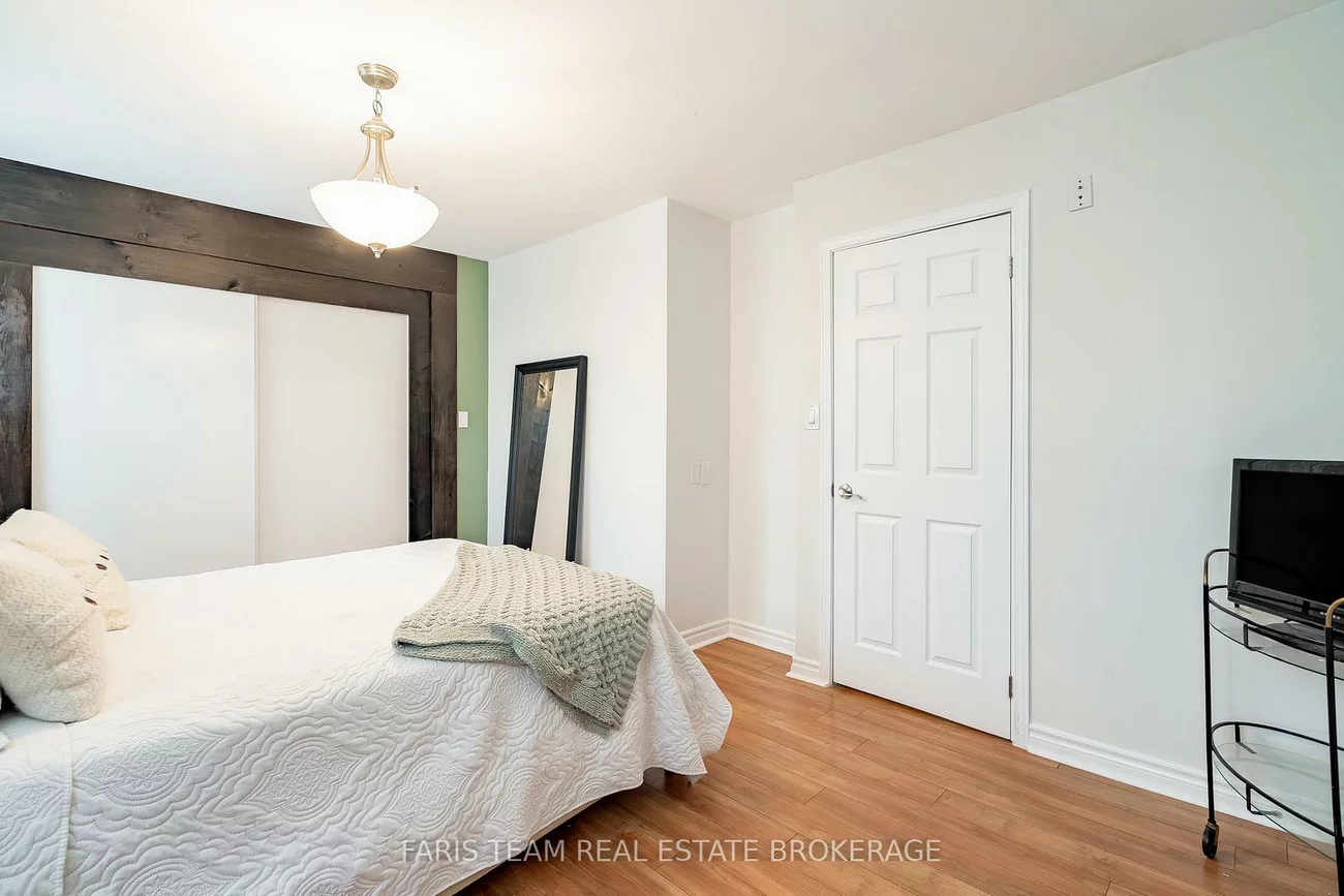 63, Ferris, Cundles East, Barrie