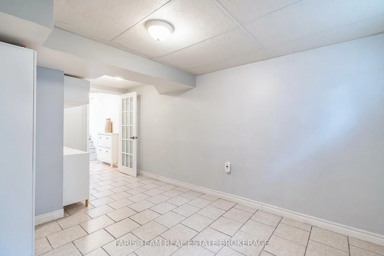 63, Ferris, Cundles East, Barrie