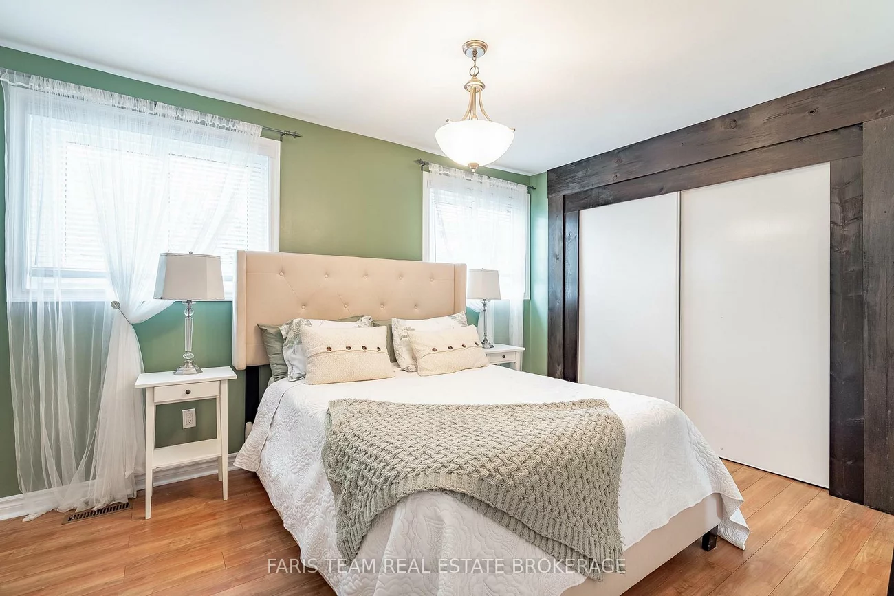 63, Ferris, Cundles East, Barrie