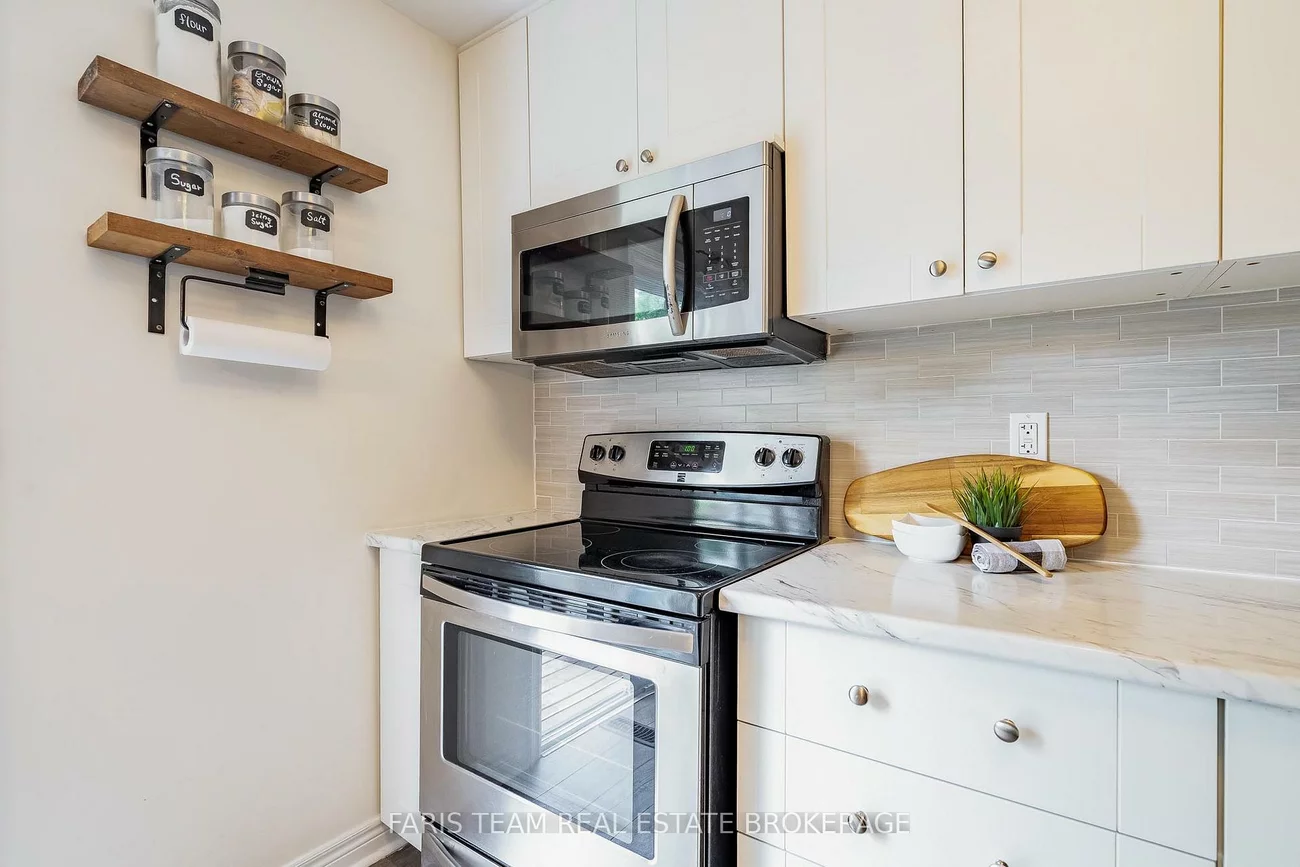 63, Ferris, Cundles East, Barrie