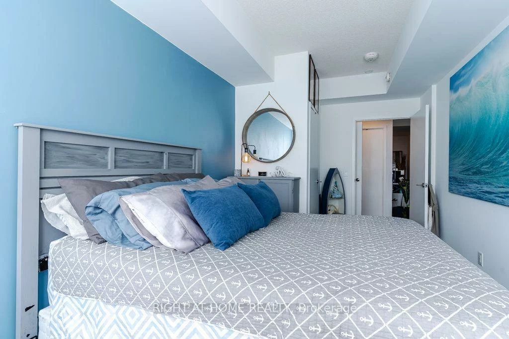 681, Yonge, Painswick South, Barrie