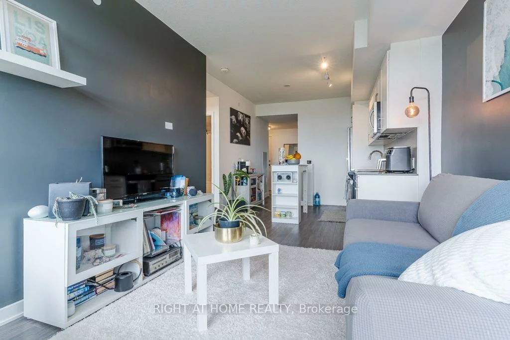 681, Yonge, Painswick South, Barrie