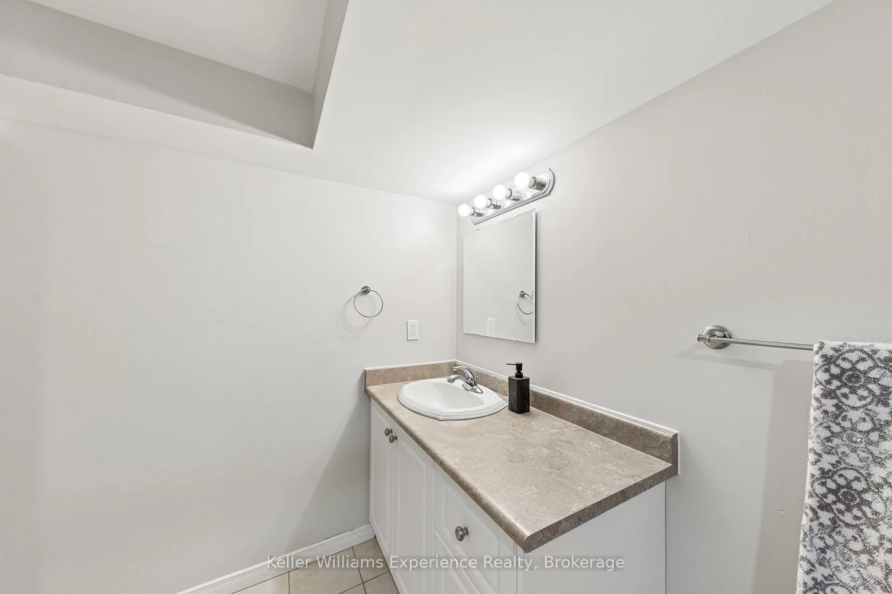 2, Bernick, Grove East, Barrie