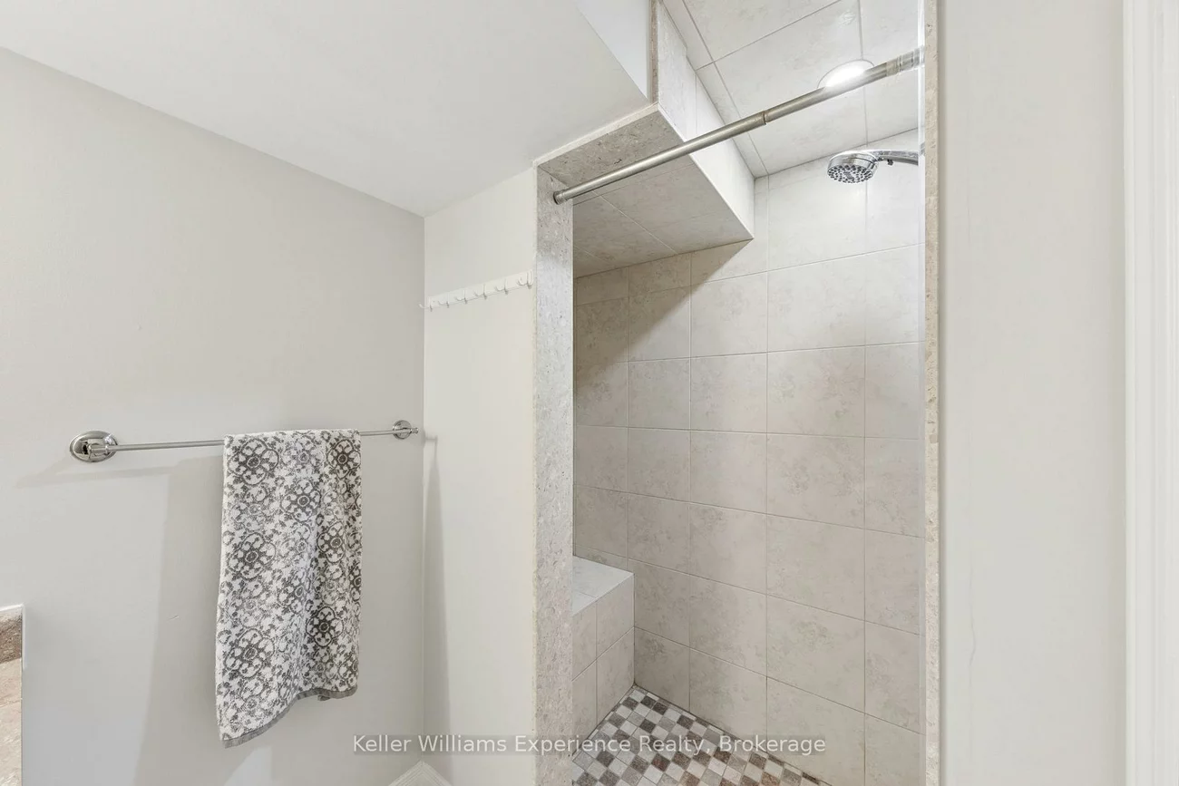 2, Bernick, Grove East, Barrie