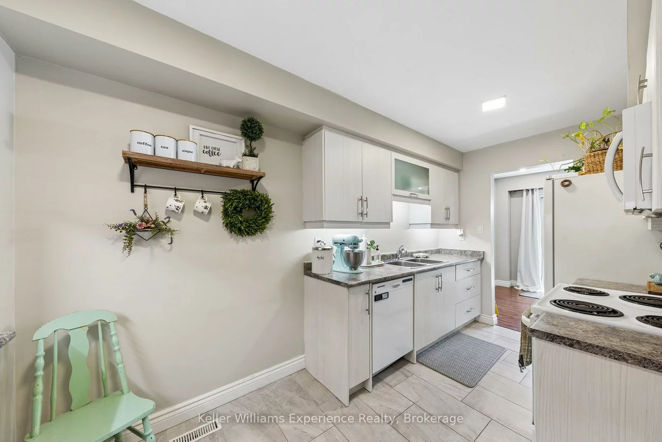 2, Bernick, Grove East, Barrie