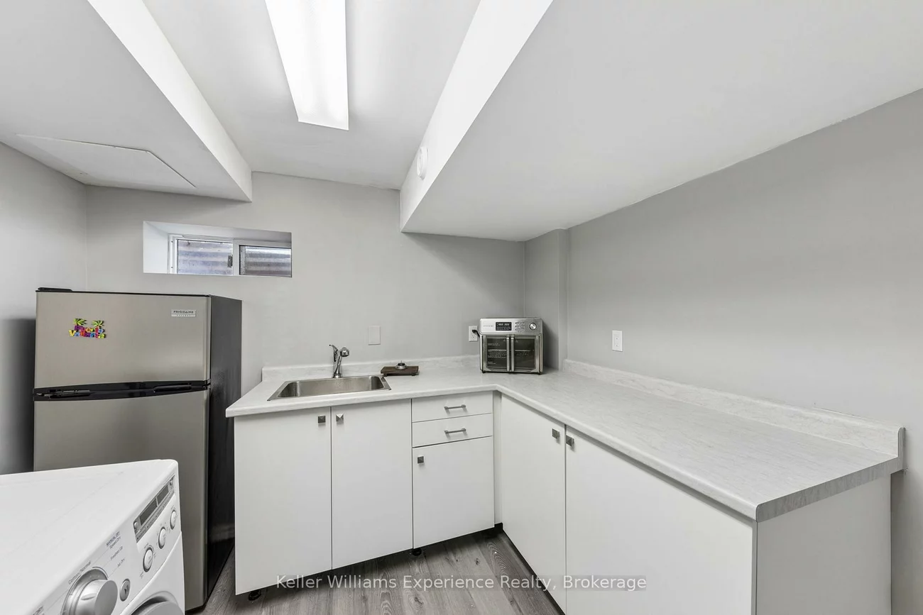 2, Bernick, Grove East, Barrie