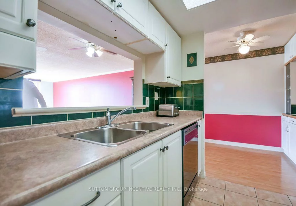 65, Ellen, City Centre, Barrie