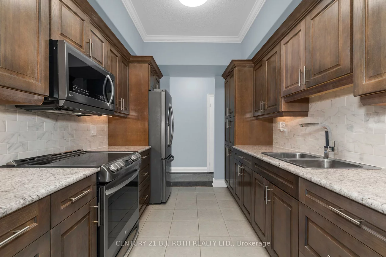 720, Yonge, Painswick South, Barrie