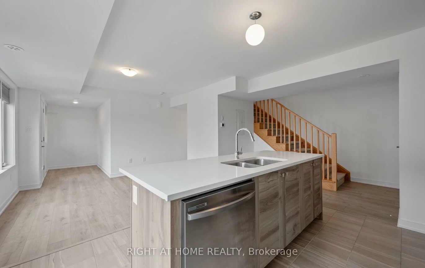 13, Magnolia, Innis-Shore, Barrie