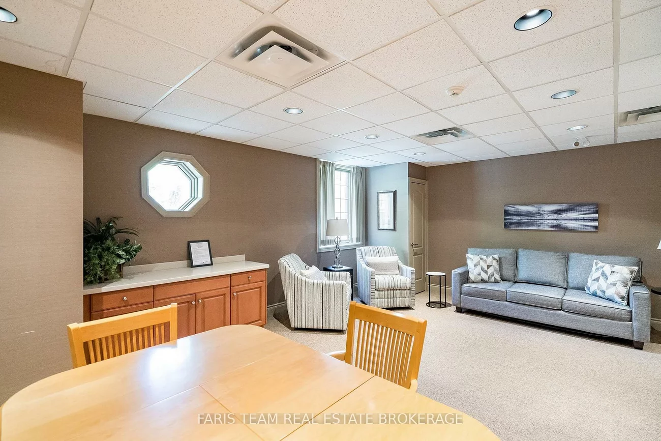 200, Collier, Codrington, Barrie