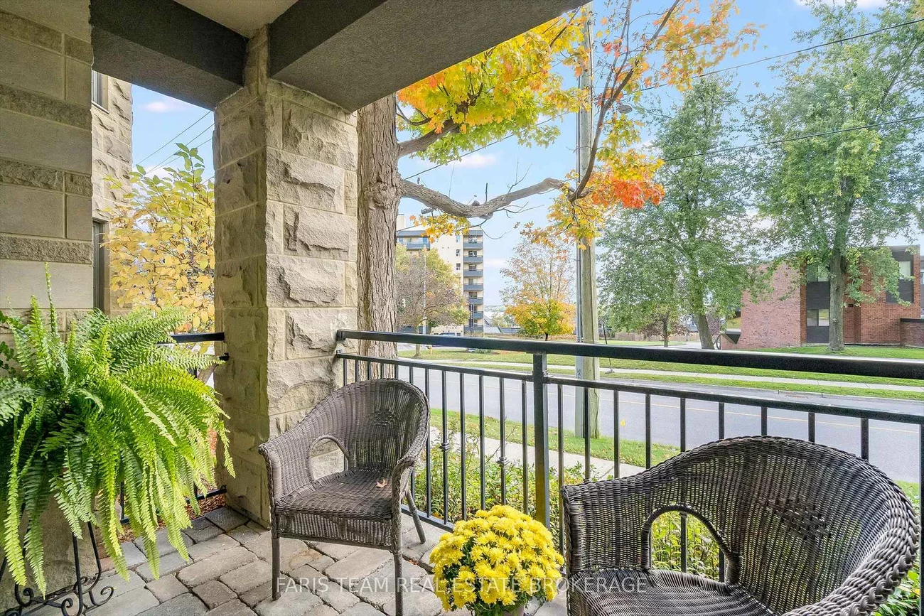 200, Collier, Codrington, Barrie
