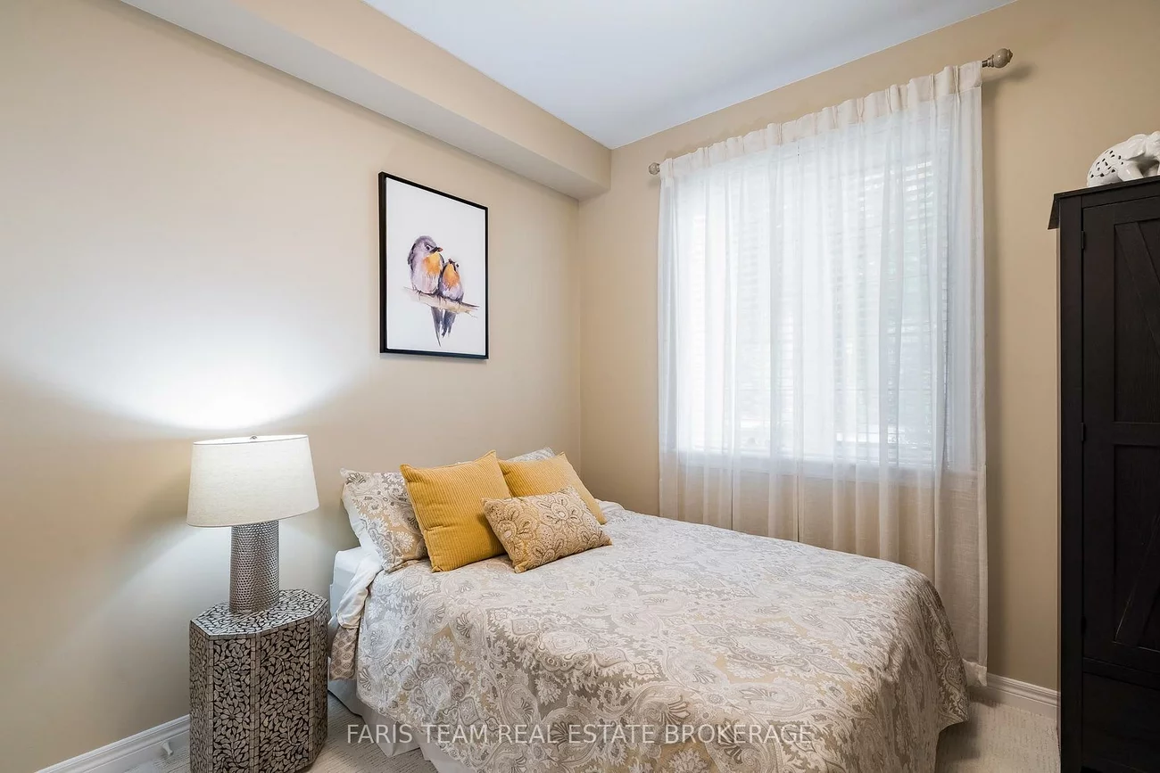 200, Collier, Codrington, Barrie