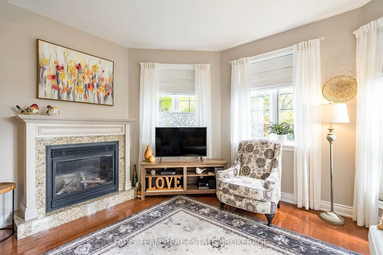 200, Collier, Codrington, Barrie