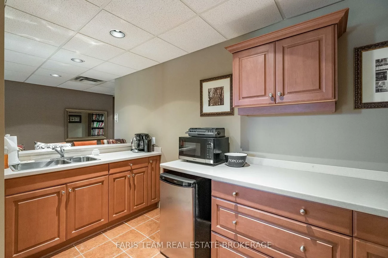 200, Collier, Codrington, Barrie