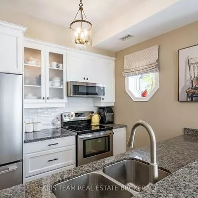 200, Collier, Codrington, Barrie