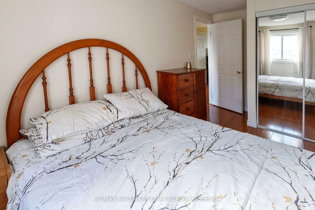 261, Rose, Wellington, Barrie