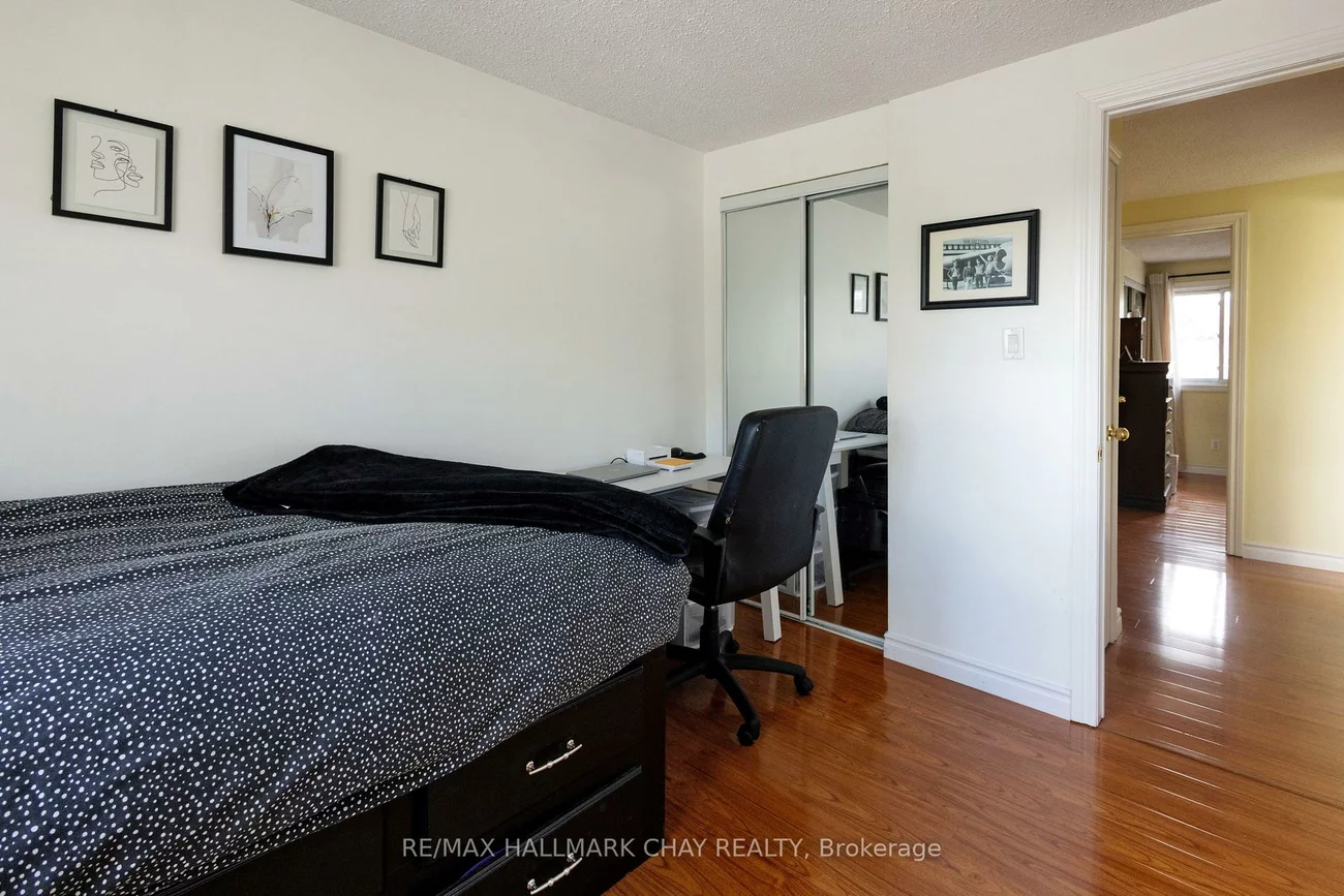 261, Rose, Wellington, Barrie
