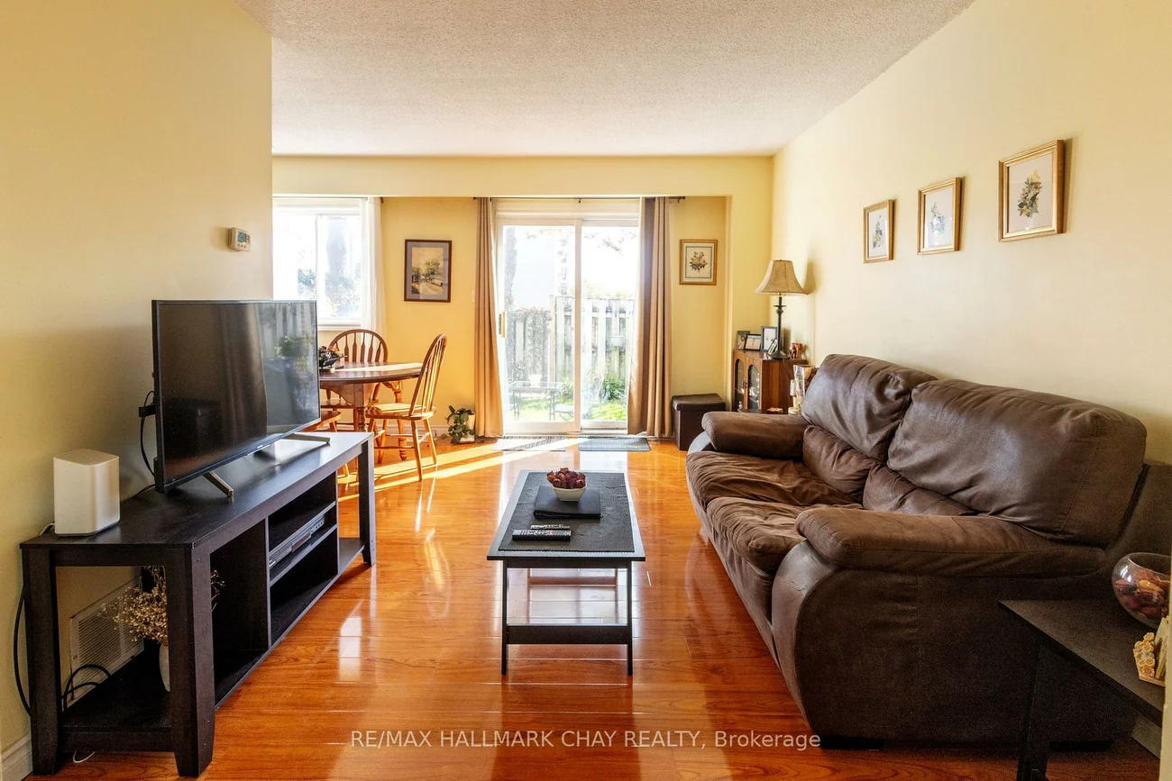 261, Rose, Wellington, Barrie