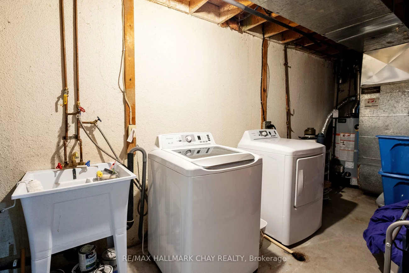 261, Rose, Wellington, Barrie