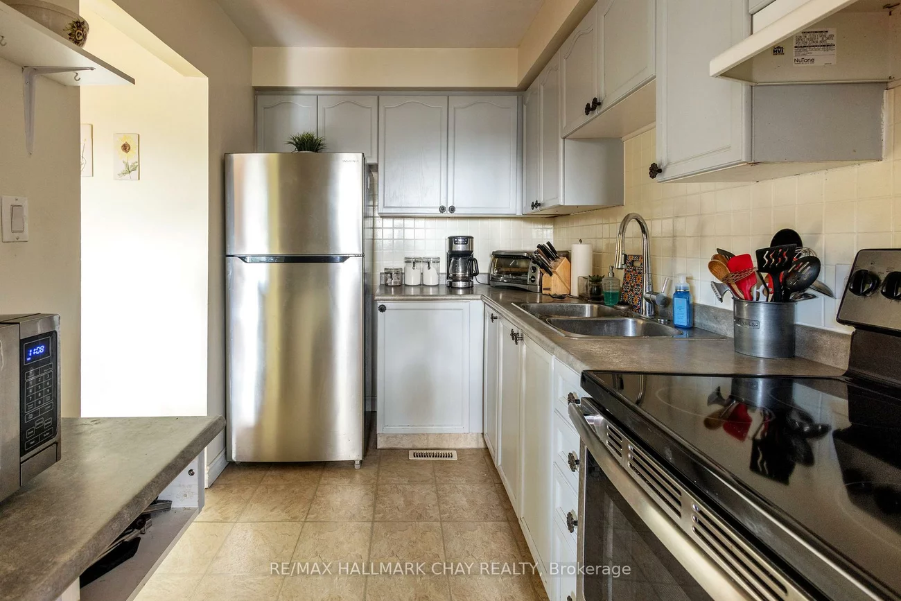 261, Rose, Wellington, Barrie