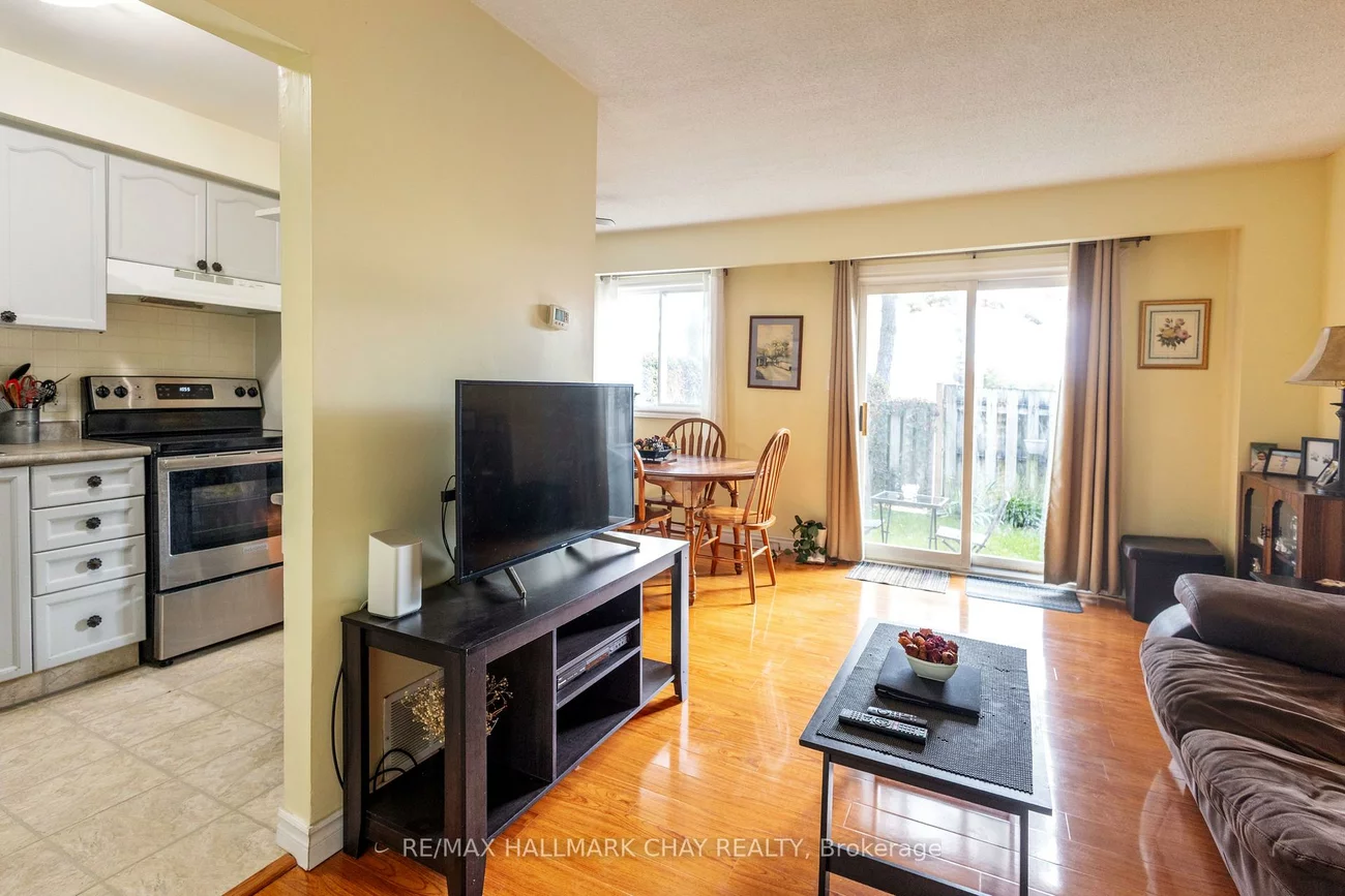 261, Rose, Wellington, Barrie