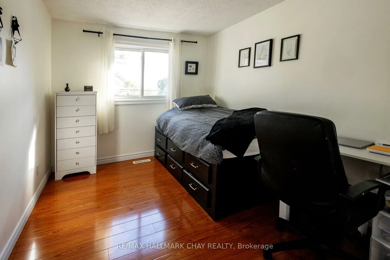 261, Rose, Wellington, Barrie